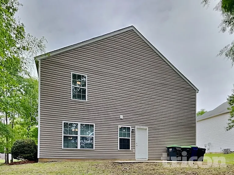 121 Eagle Pointe Dr — Photo 15