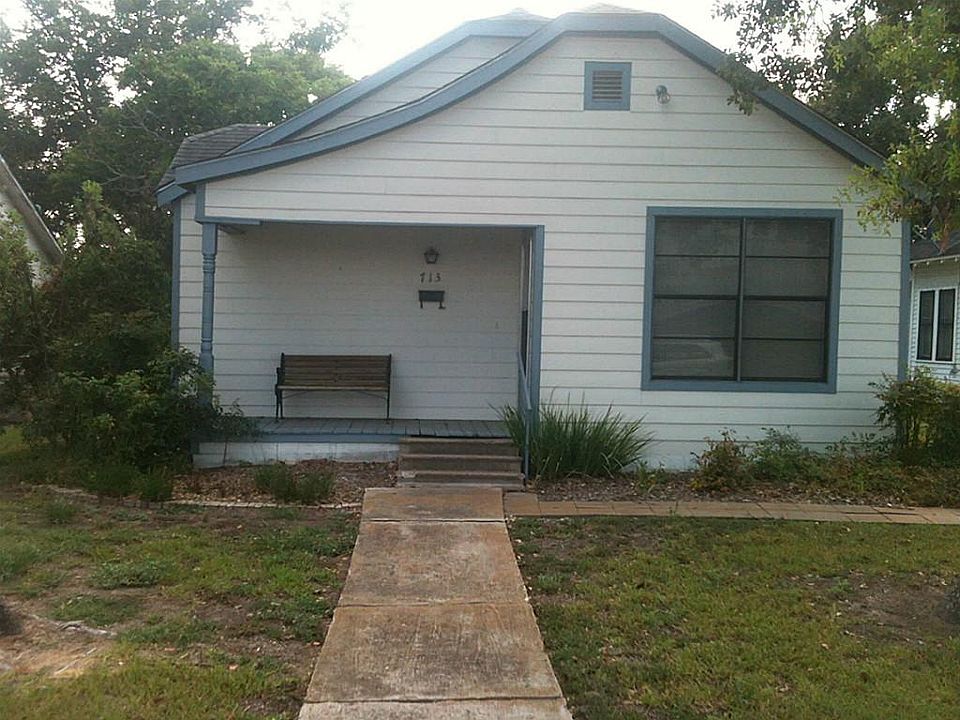 1st image of 713 Hoskins Broadway St