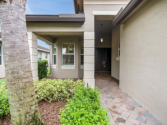 3rd image of 10739 SW Sunray Street