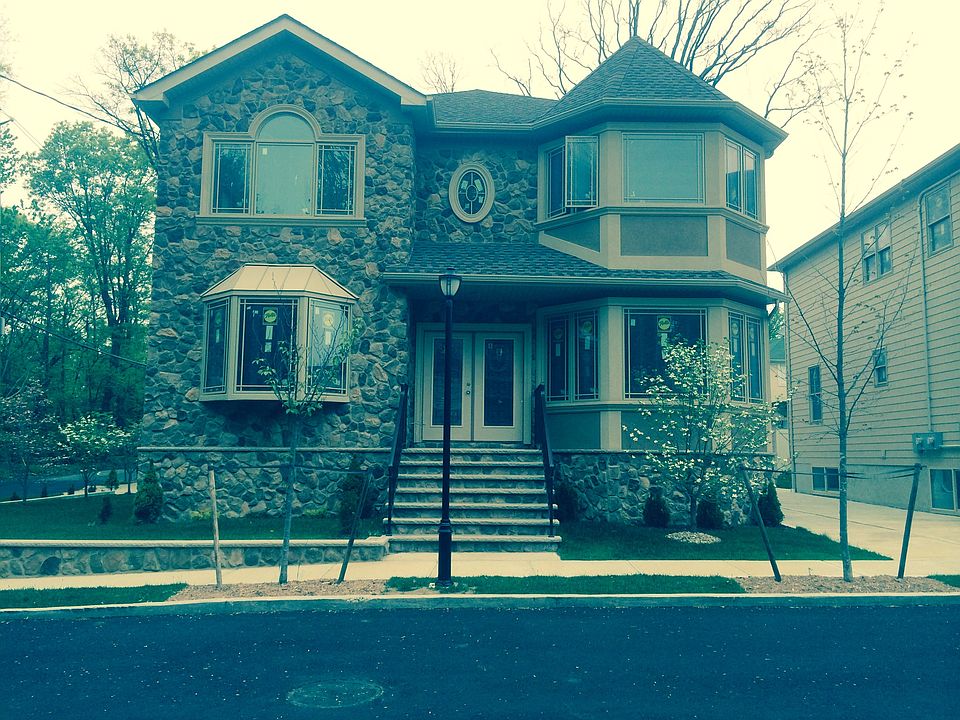 1st image of 8 Nino Ct