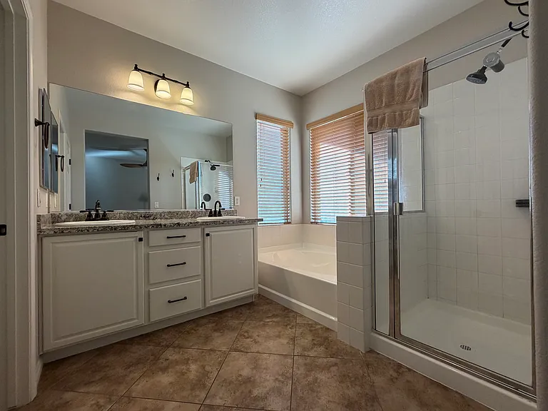 11928 Luna Del Mar Ln — Photo 23