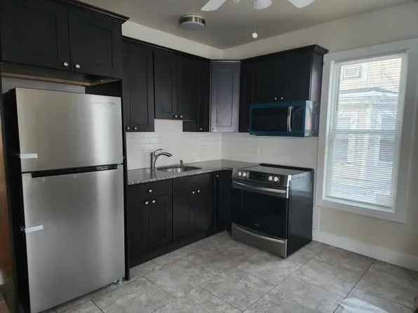 157 N Clinton St #B, Poughkeepsie, NY 12601