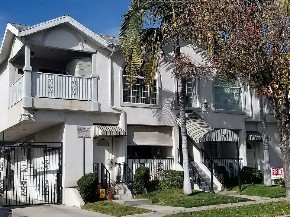 335 E Providencia Ave #101