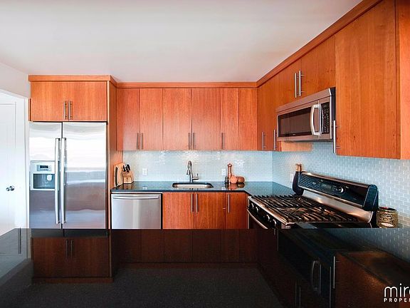 2nd image of 185 India St APT 5A