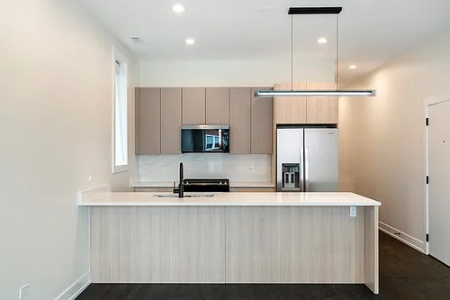 412 E 50th Pl #2 Photo 1 412 E 50th Pl #2 Photo 1
