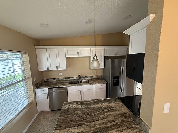4th image of 139 Sunlit Cove Dr NE