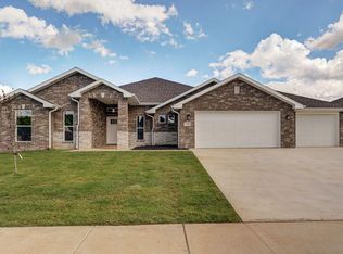5202 S April Ct, Battlefield, MO 65619