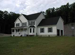 10 Robbs Ter, Lunenburg, MA 01462