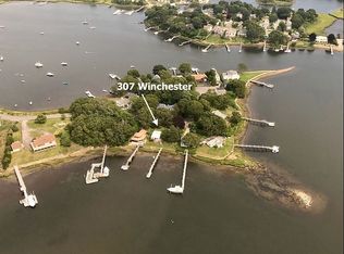 307 Winchester Dr, South Kingstown, RI 02879