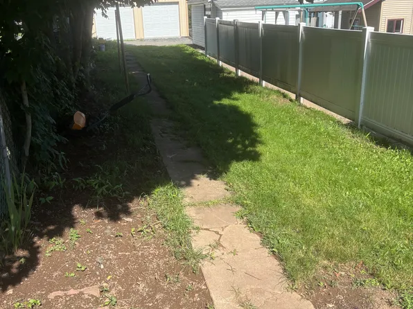 221 East St, Williamstown, PA 17098