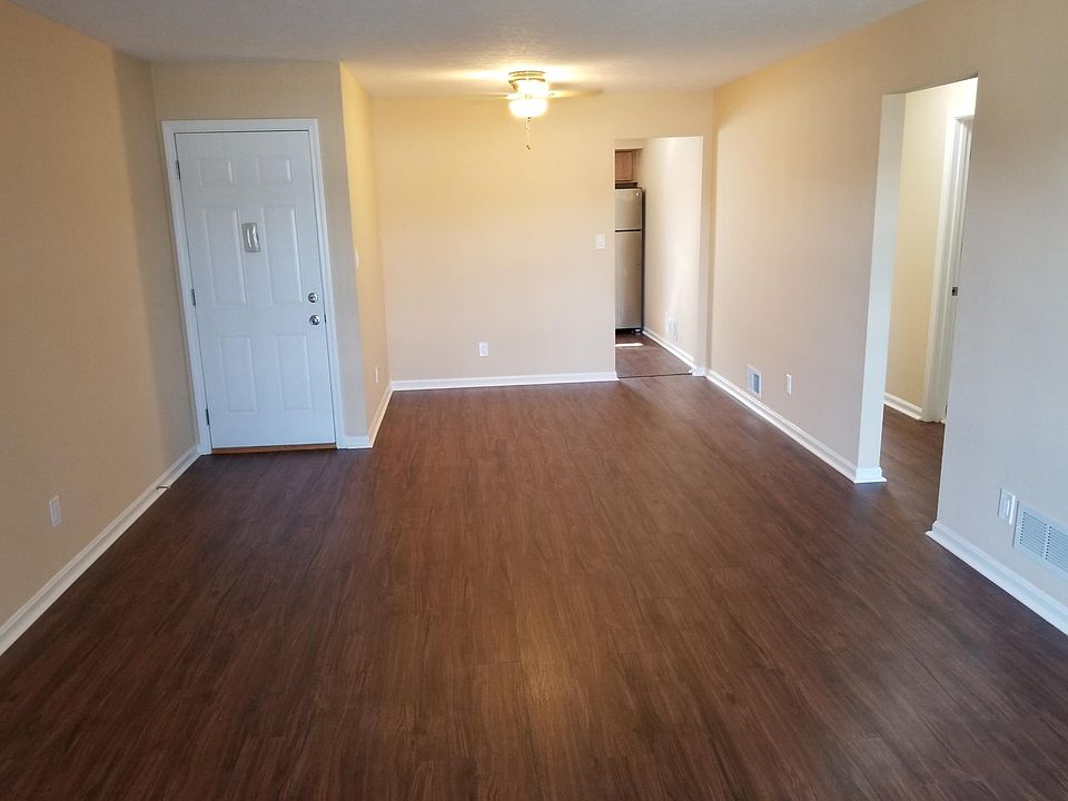 Entry Living -Dining Rm