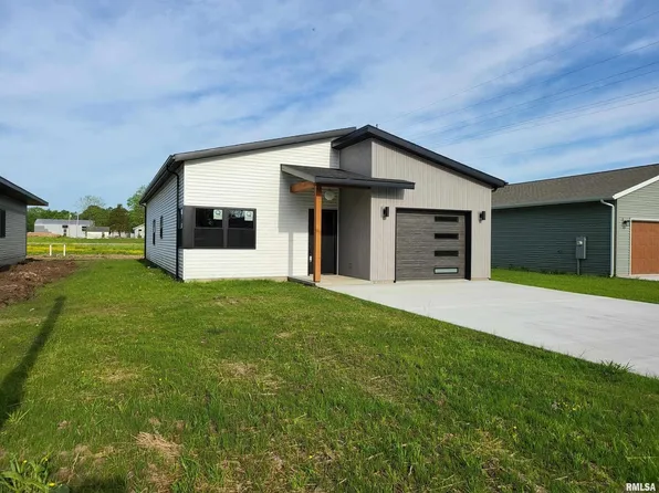 817 N 27th St, Herrin, IL 62948