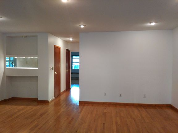 2nd image of 54 Bay 43 St