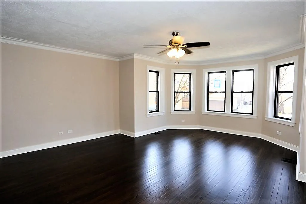 Building Photo - 4447 N Rockwell St #1