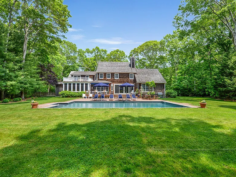 340 Wainscott Harbor Rd — Photo 2