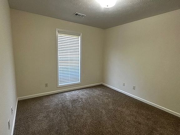 5th image of 106 Ridgefield Cir