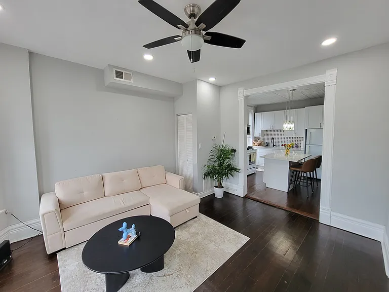 1157 W 19th St #3 — Photo 4