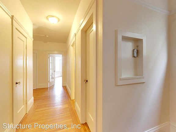 5th image of 2737 Polk St #3