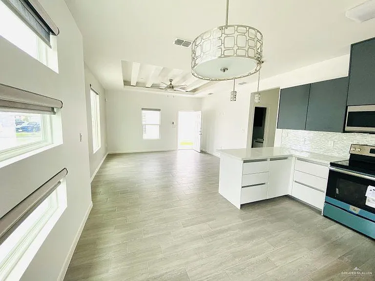 909 W Carmel Ave #3 — Photo 6