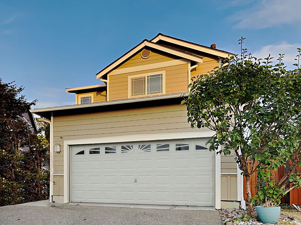 1st image of 2902 187th St E