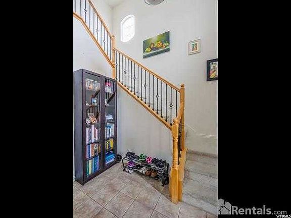 5th image of 1501 N June St