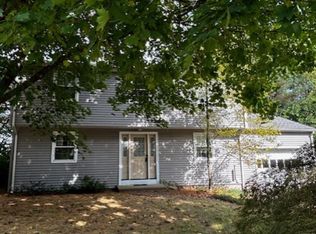42 Green Briar Cir, Middletown, CT 06457