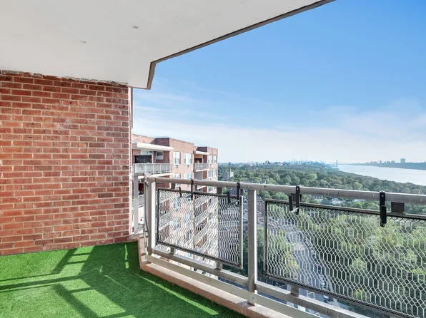 5700 Arlington Avenue image 3 of 14