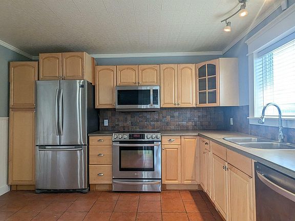 3rd image of 5817 53rd St