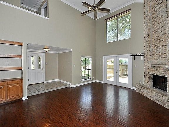 4th image of 3534 Greenwood Dr