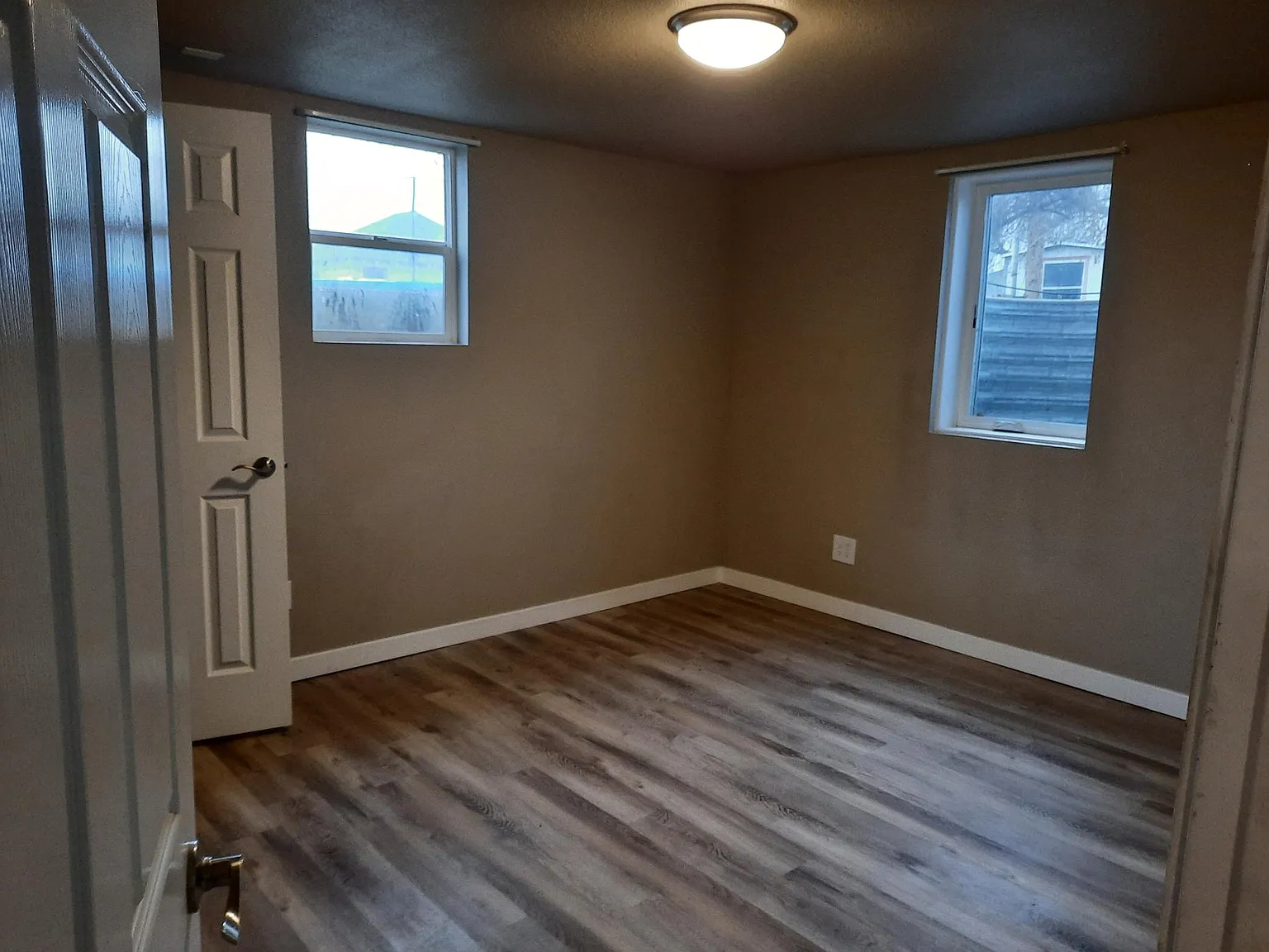 2 bed, 1000 sqft, $1,100 — Photo 2