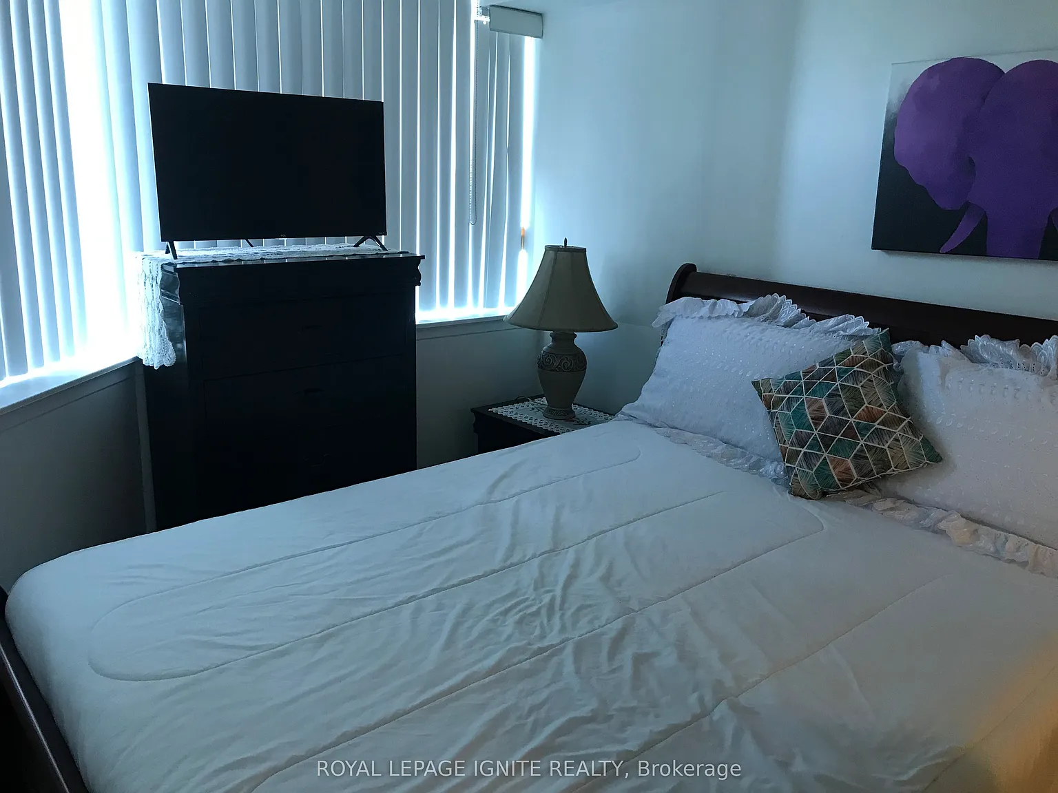 Platinum Rouge Condominium — Photo 4