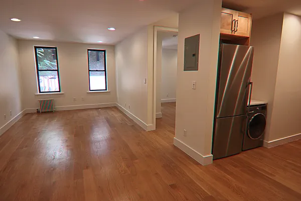 Rented by PMG Real Estate  | media 10