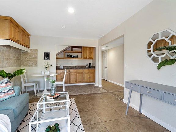 3rd image of 1653 Santee Dr