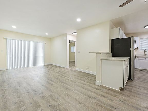 3rd image of 1707 Chalcedony St #12