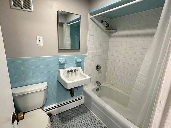 2nd image of 108 Pearl St #108