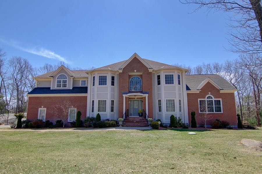1st image of 5 Beech Crest Rd
