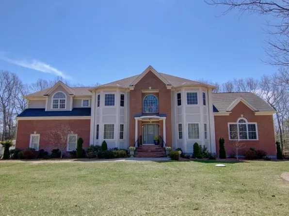 5 Beech Crest Rd, East Greenwich, RI 02818