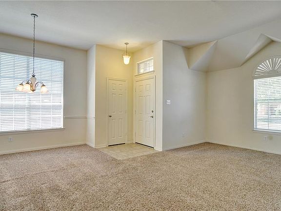 4th image of 1335 Clearwater Dr