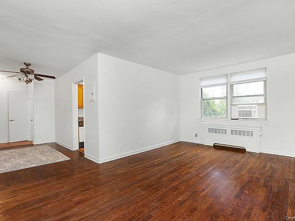 2nd image of 10 Bryant Cres #10E