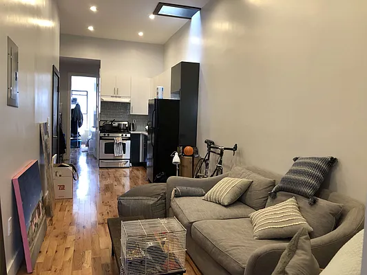 Rented by Nooklyn NYC LLC | media 24