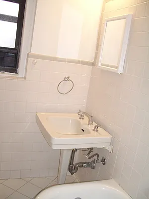 Rented by Shany Landmarks LLC | media 32