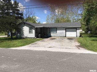 500 Charles Rd, Carbondale, IL 62901