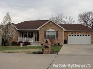 2204 Ashton Hills Ct, Washington, MO 63090
