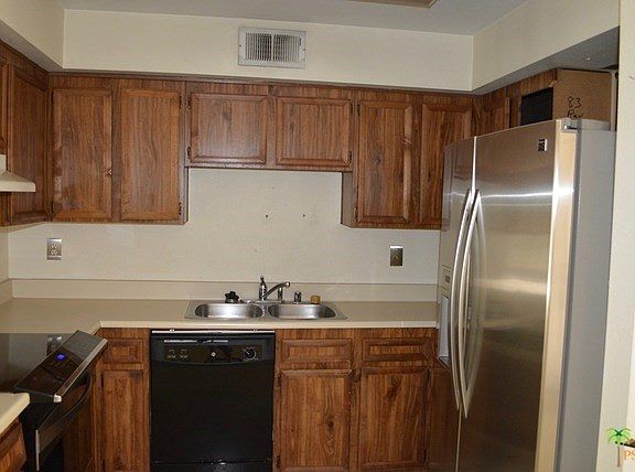 4th image of 3064 E Sunflower Cir