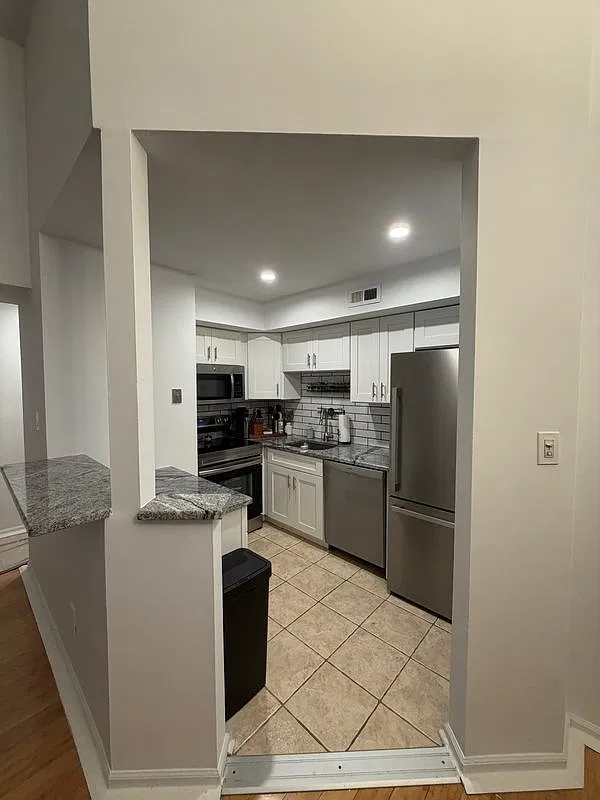 1 bed, 1.0 bath, 761 sqft, $2,000 — Photo 2
