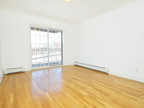 4th image of 2506 21st St APT 3