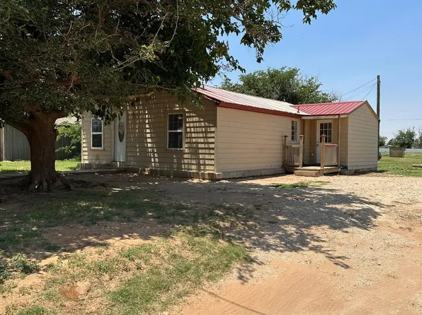 313 N 9th St, Brownfield, TX 79316