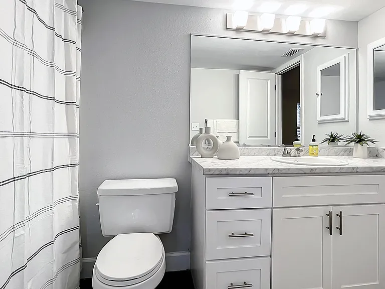 Our attractively designed bathrooms echo the signature allure of our renovated kitchens, featuring modern counters, flooring, and cabinets for a breathtaking space of comfort.
