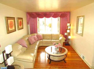 8841 Bradford St, Philadelphia, PA 19115