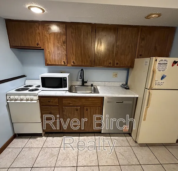 425 W Lawrence Ave #2 — Photo 2